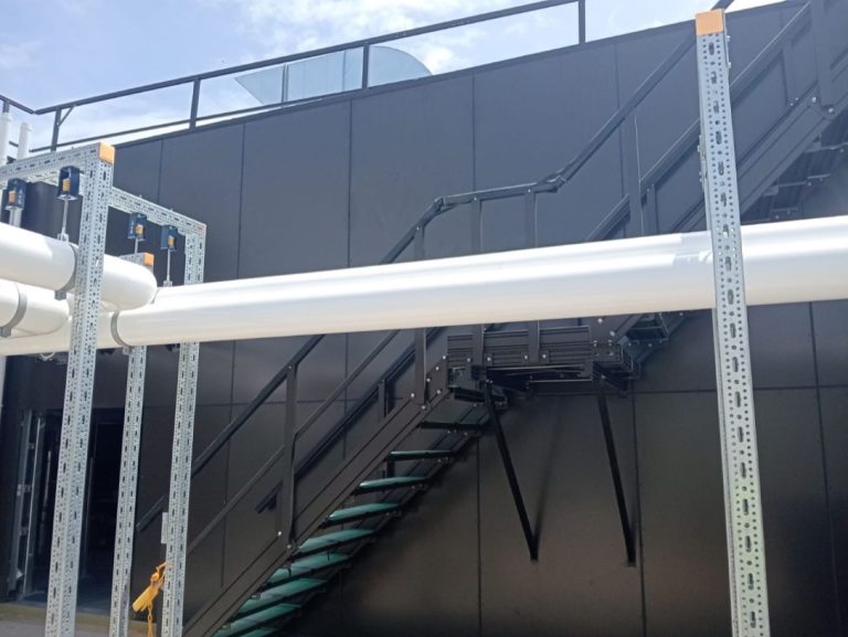 Insulation and cladding on site, photo 6