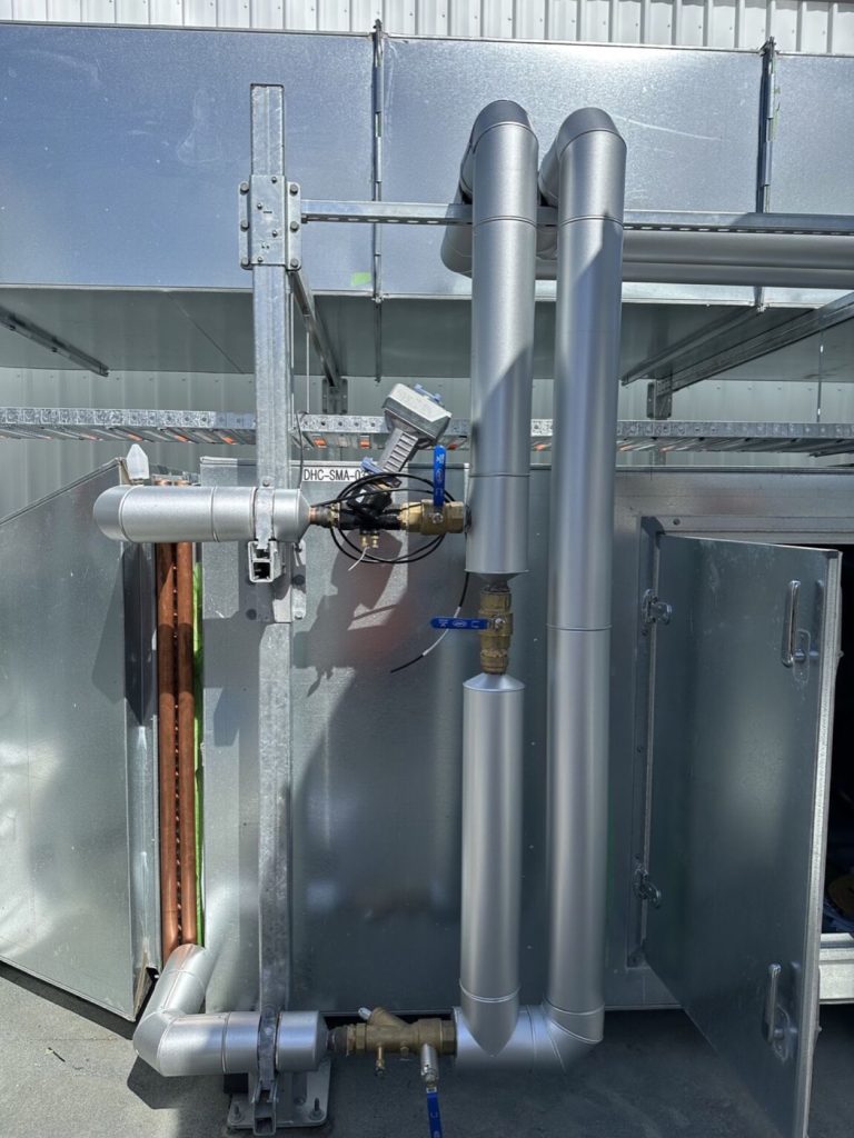 Insulation and cladding on site, photo 4