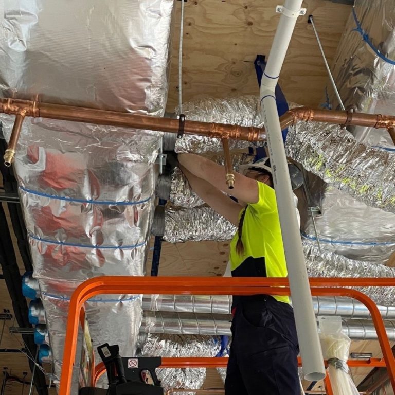 Insulation and cladding on site, photo 3